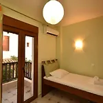 Sea Side Pine Maisonette, *