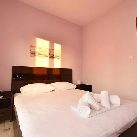 Sea Side Pine Maisonette, Holiday home Siviri