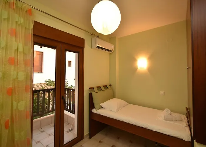 Sea Side Pine Maisonette, *