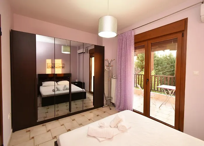 Sea Side Pine Maisonette, Siviri