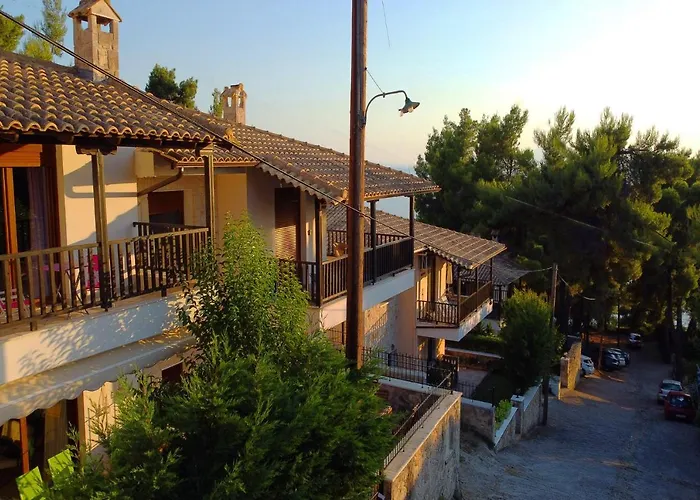 Sea Side Pine Maisonette, Siviri