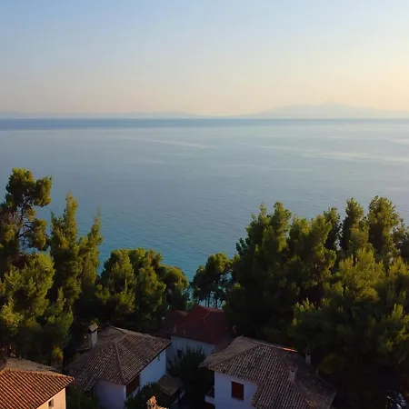 Sea Side Pine Maisonette, Siviri