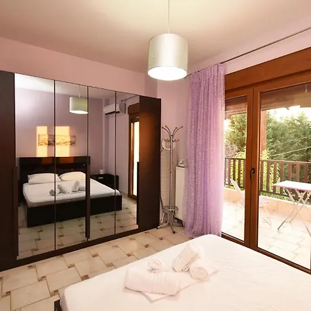 Sea Side Pine Maisonette, Siviri