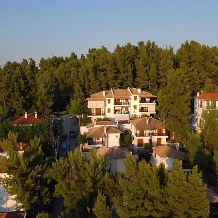 Sea Side Pine Maisonette, Ferienhaus Siviri