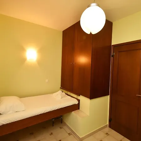 Sea Side Pine Maisonette, Ferienhaus Siviri